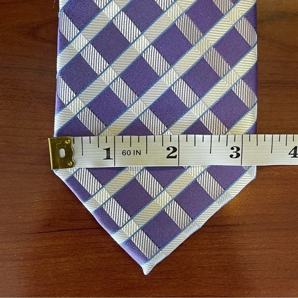 GEOFFREY BEANE ~ Gorgeous Lavender Lattice Weave Print Tie ~ Silk Blend